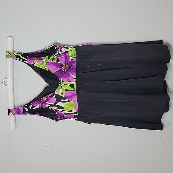 Longitude Plus Size One piece skirted floral swimsuit - Picture 2 of 8